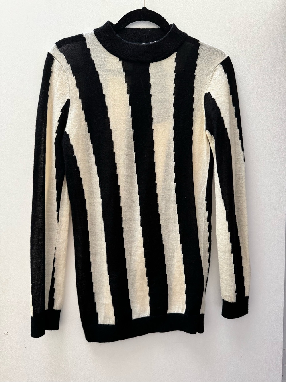 Vintage l.a.m.b sweater in new condition. Black & white Striped. Soft. Wool. M